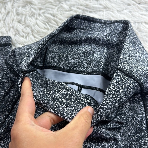 Lululemon In Movement Tight 25" *Everlux Diffuse Starlight Black - Picture 3 of 6